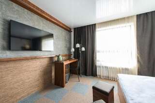 Мини-отель Inn OZZ Караганда Улучшенный двухместный номер с 1 кроватью и собственной ванной комнатой-8